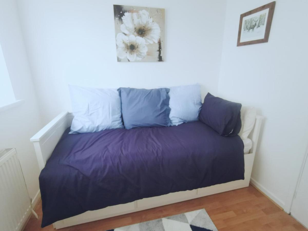 Room In A Friendly Home In A Quite Neighborhood Of كارديف المظهر الخارجي الصورة