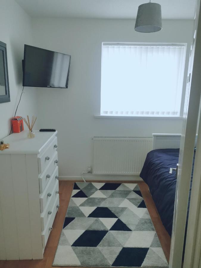 Room In A Friendly Home In A Quite Neighborhood Of كارديف المظهر الخارجي الصورة