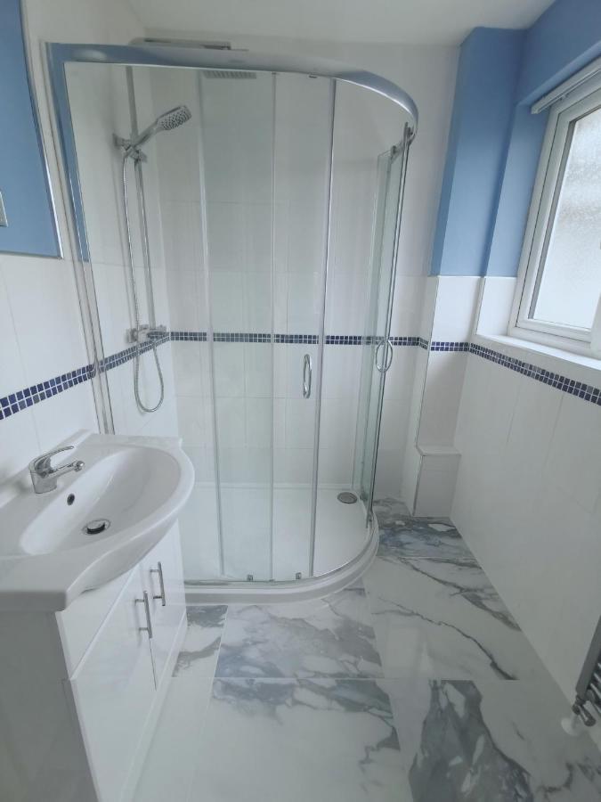 Room In A Friendly Home In A Quite Neighborhood Of كارديف المظهر الخارجي الصورة